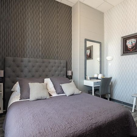 Hotel De Charme Le Provence Salon-de-Provence Dış mekan fotoğraf