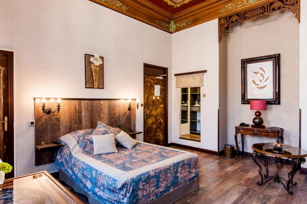 Hotel De Charme Le Provence Salon-de-Provence Dış mekan fotoğraf