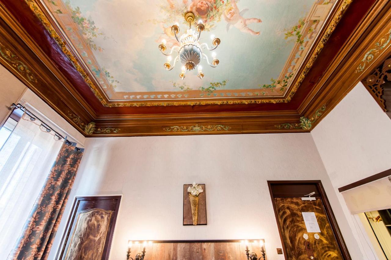 Hotel De Charme Le Provence Salon-de-Provence Dış mekan fotoğraf