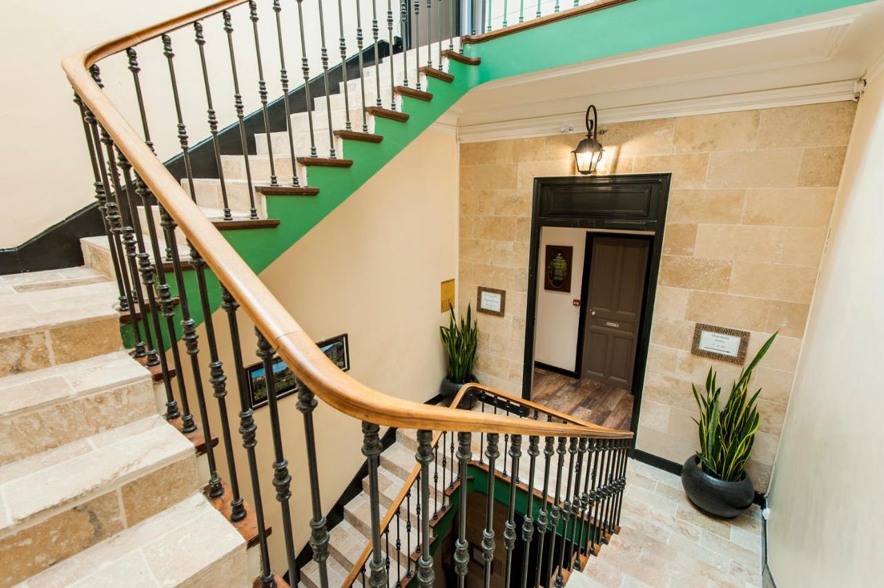 Hotel De Charme Le Provence Salon-de-Provence Dış mekan fotoğraf