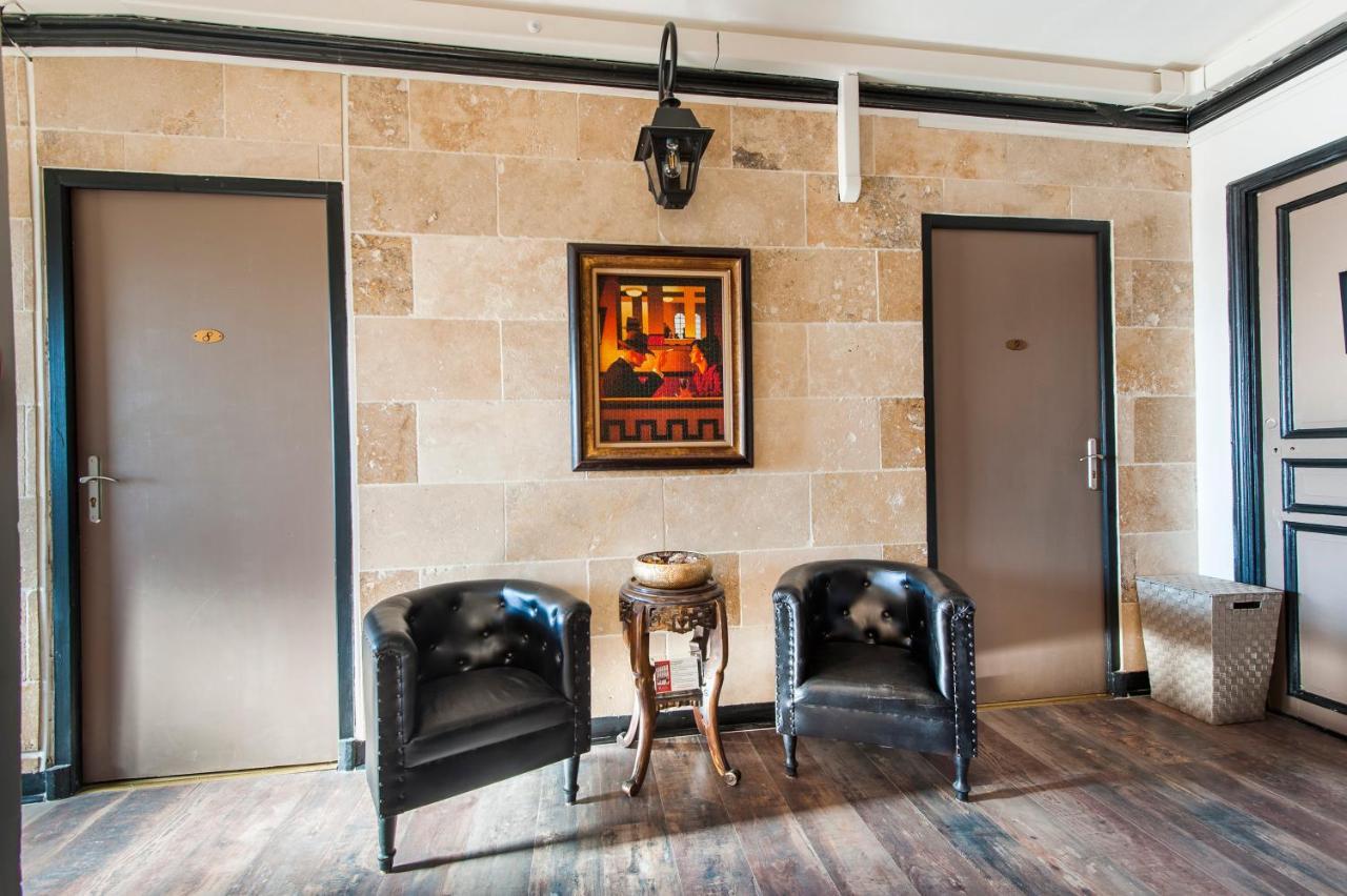 Hotel De Charme Le Provence Salon-de-Provence Dış mekan fotoğraf