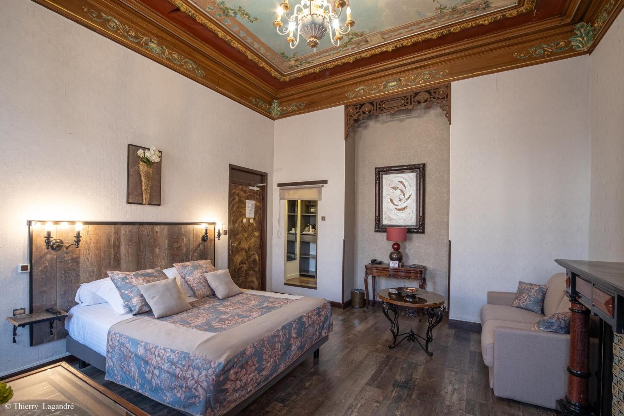 Hotel De Charme Le Provence Salon-de-Provence Dış mekan fotoğraf