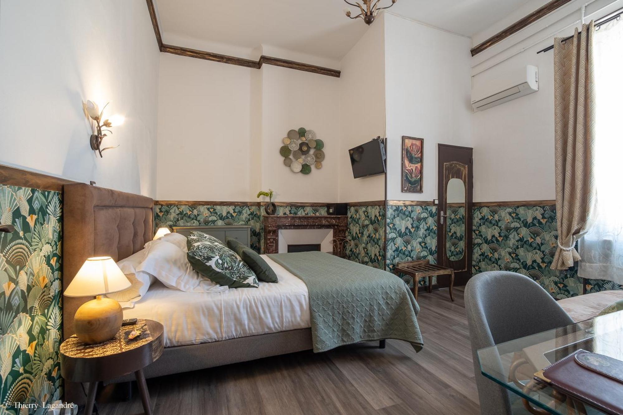 Hotel De Charme Le Provence Salon-de-Provence Dış mekan fotoğraf