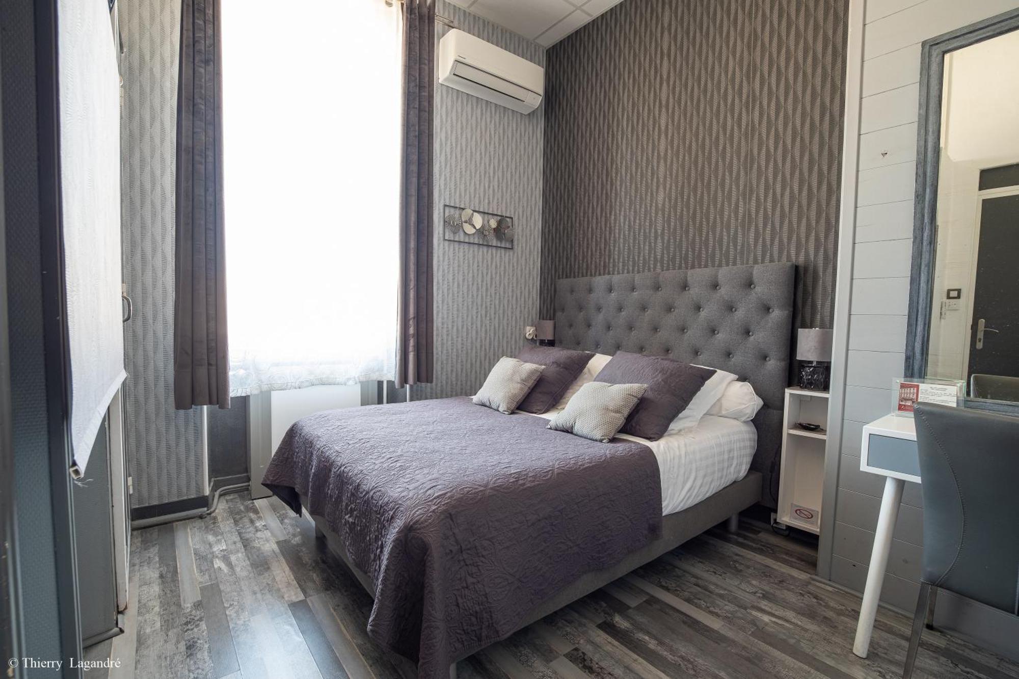 Hotel De Charme Le Provence Salon-de-Provence Dış mekan fotoğraf