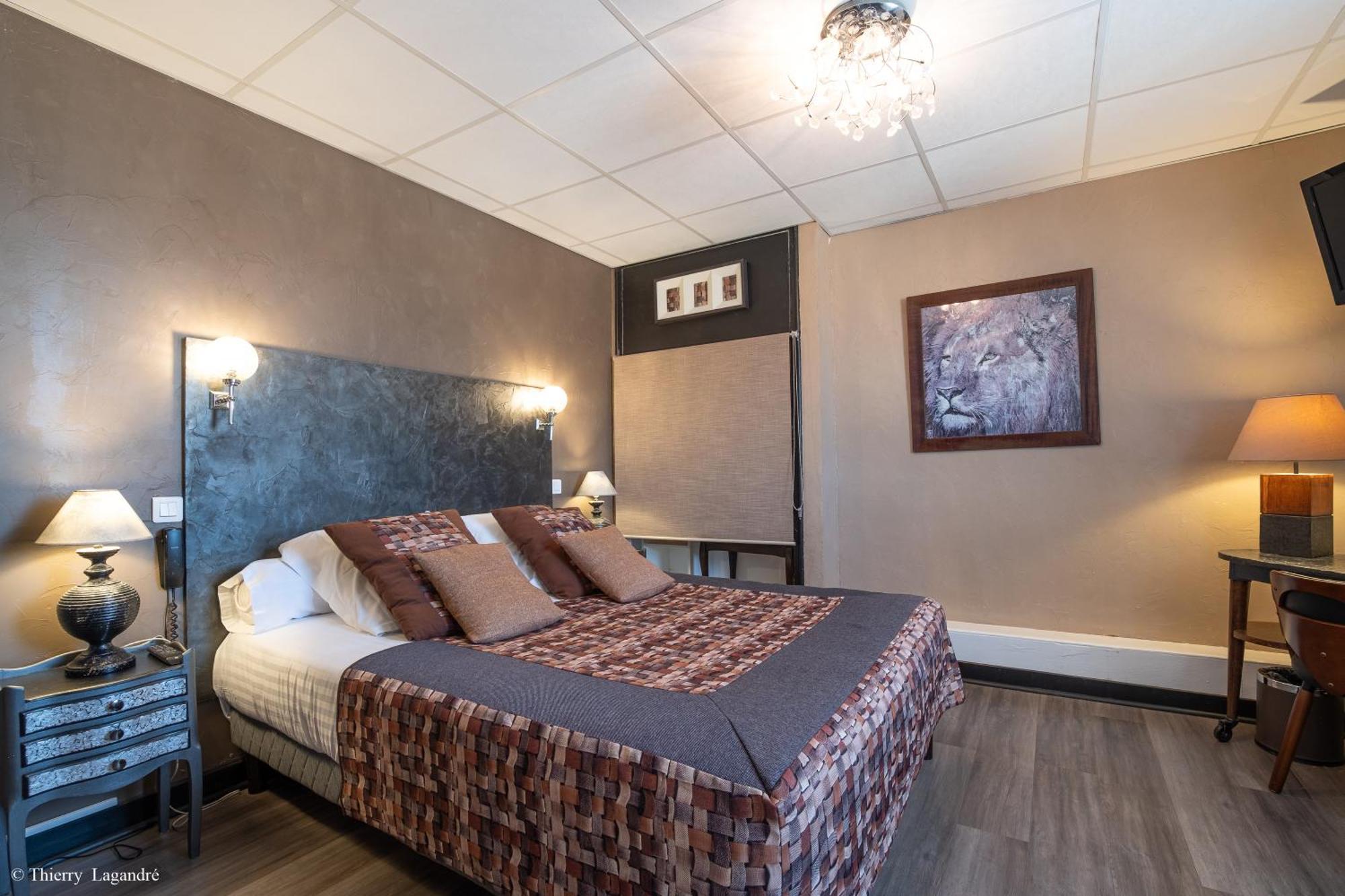 Hotel De Charme Le Provence Salon-de-Provence Dış mekan fotoğraf