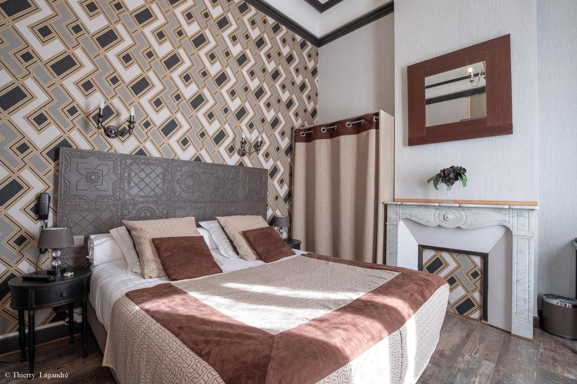 Hotel De Charme Le Provence Salon-de-Provence Dış mekan fotoğraf